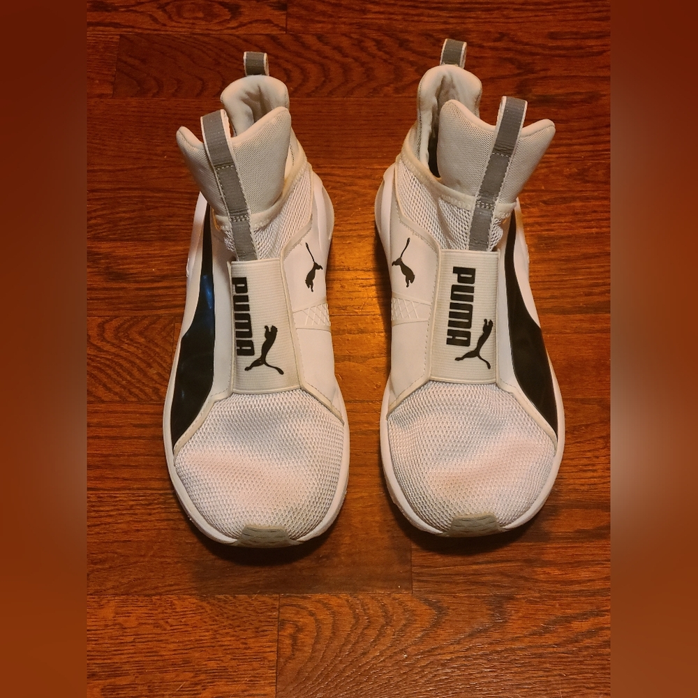 Womens Size 7 Puma Shoes
